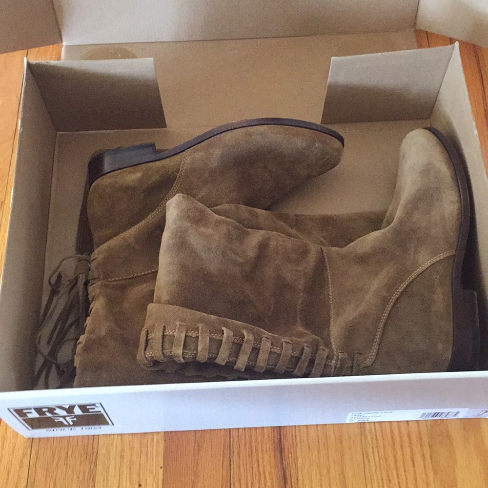 Boots - Picture 7 of 8